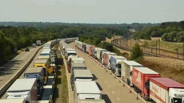 Mais de 500 camiões saem às estradas em protesto contra aumento dos combustíveis