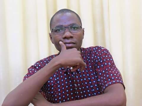 Jornalista Isidro Kangandjo detido no Calumbo; advogado questiona circunstâncias da detenção
