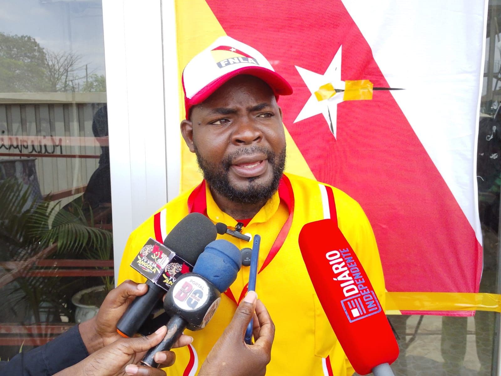 FNLA elege 400 delegados  durante assembleia provincial de Luanda, visando o congresso em Novembro