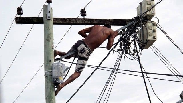 Luanda: Cidadão detido em flagrante quando tentava fazer ligação clandestina de energia no Kilamba Kiaxi