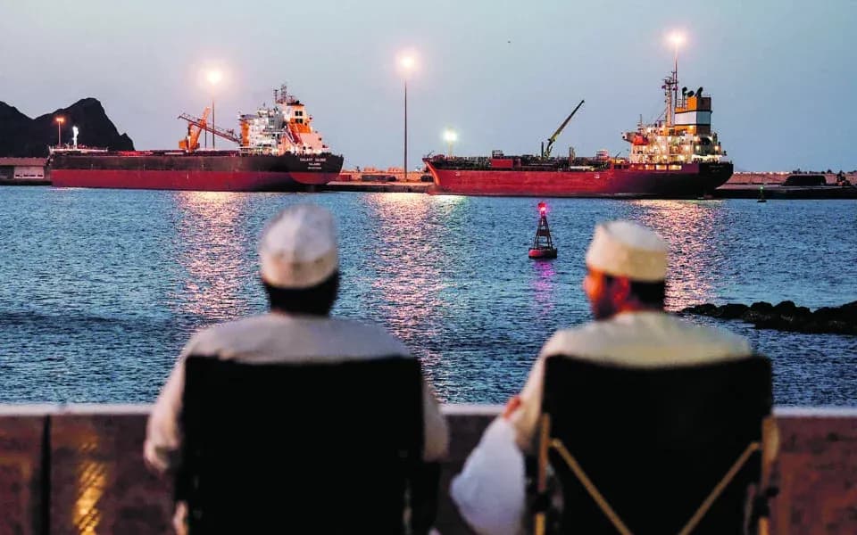 Petróleo ultrapassa 112 dólares e atinge máximo de cinco meses após ataques dos Houthis
