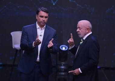 Lula e Flávio Bolsonaro trocam acusações no primeiro debate da segunda volta no Brasil